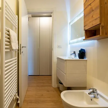 The Rent - Lovely Loft With Balcony Near Piazza Vetra 아파트 *