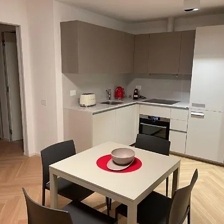 Number House - Number 10 Apartment Milan