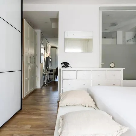 Luxury Modern One Bedroom In Great Location Apartamento