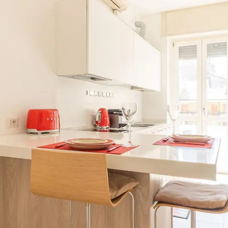 Apartamento Cozy One-bedroom With 2 Balconies In Sempione District