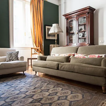 Apartment Sophisticated Near Duomo