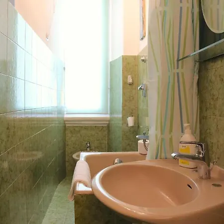 Washington Apartment *