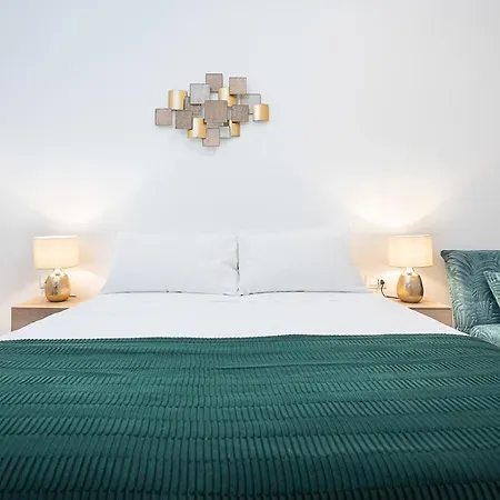 Hemeras Boutique Homes - Near Citylife Apartment