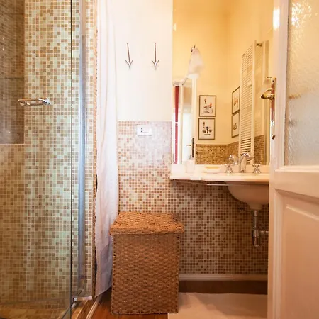 Sophisticated Near Duomo Apartment Milan
