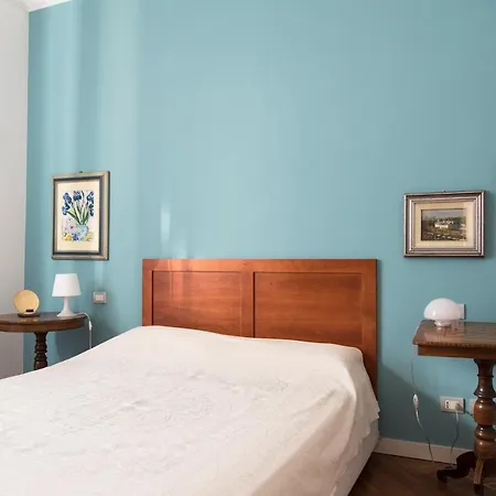Sophisticated Near Duomo Apartment Milan