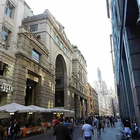 Duomo With Lovely Terrace Appartamento *