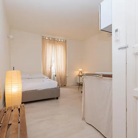 Bench Apartment