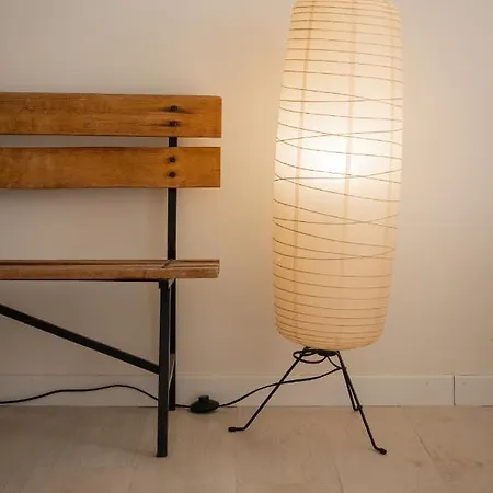 Bench Apartment *