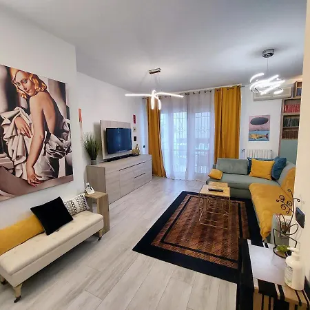 Luminoso A Pochi Minuti Da Duomo E Fiera Appartamento *