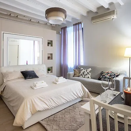 Apartment 13 Stazione Milan