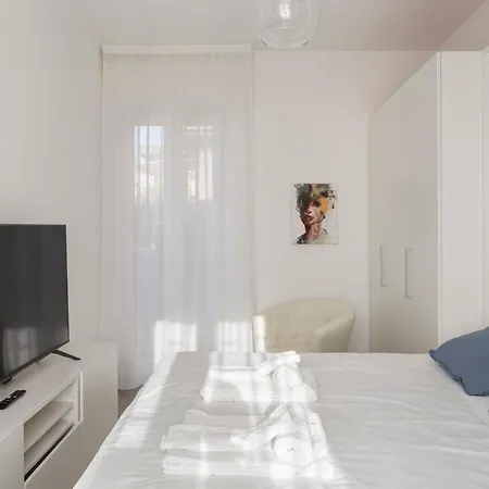 Hostmate -milano - Strambio - Citta Studi Milánó