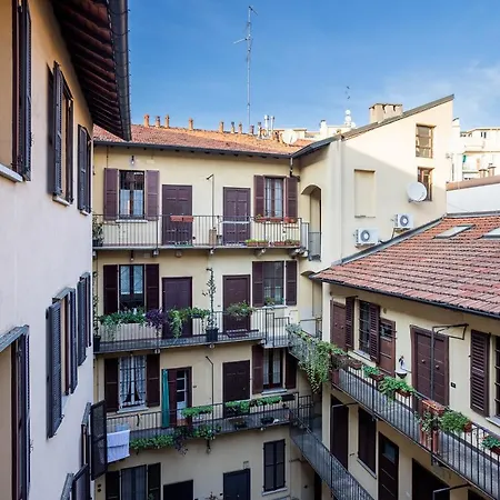Walk To Duomo, Loft Near Metro, M4 Linate 2min Walk * Mediolan