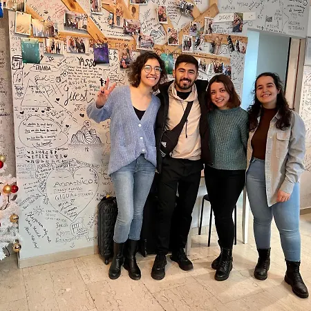 Lion & Youth Auberge de jeunesse *