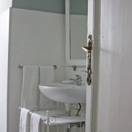 Liberty Two-room In Porta Venezia Milan