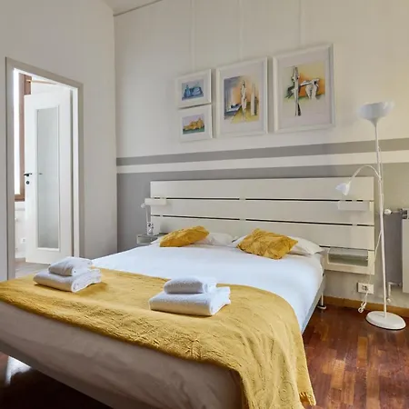 Artist Nadia's In Porta Vercellina Apartment Milan