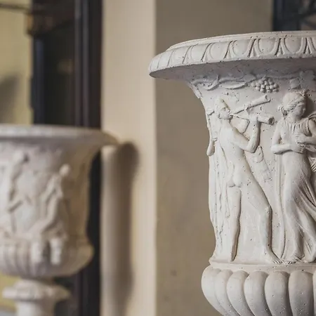 Cavoli A Merenda Suites アパート *