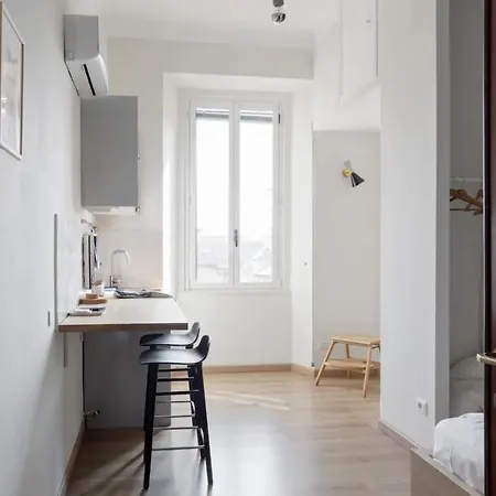 Apartman Minimal And Charming In Isola District-via Farini