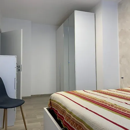 Trilocale In Zona Bocconi/navigli Lägenhet *