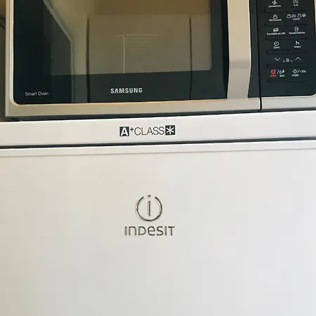 Cozy 3 Km Away From Duomo شقة ميلان