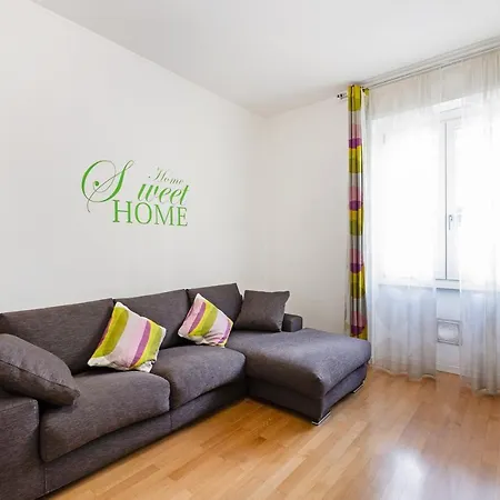 Apartamento Joivy Lovely Flat For 4 With Balcony Near Porta Romana Milão