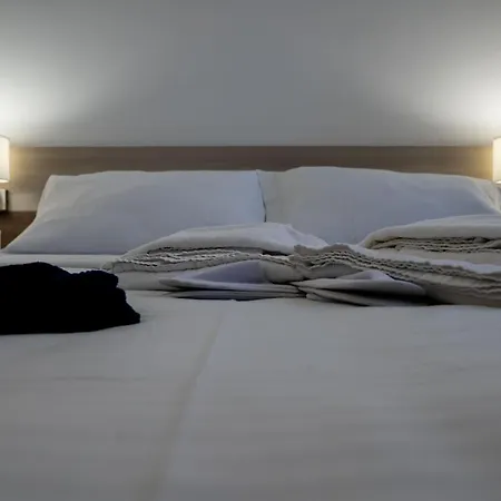 L'arche Lodovico Il Moro - House On The Navigli River Milaan