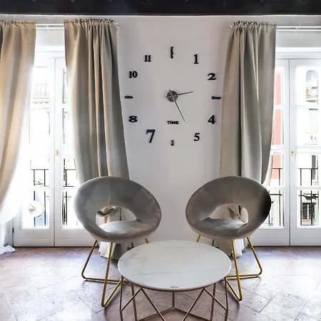 Mila Magenta Apartment