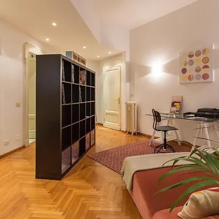 Design Ampio E Luminoso Milão