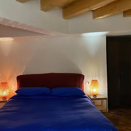 Open Space City Center Con Terrazzo E Due Bagni Milano