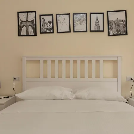 Joivy Modern 2bed Flat With Balcony, 250m From M5 Foppa And M2 Sant'agostino Διαμέρισμα