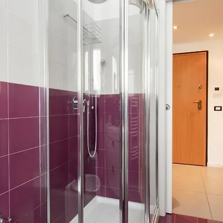 Cosy 1 Bed Flat With Terrace דירה מילאנו