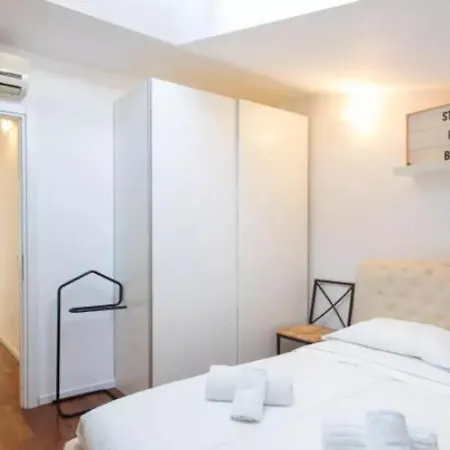 Vintage In Corvetto Area * Milão