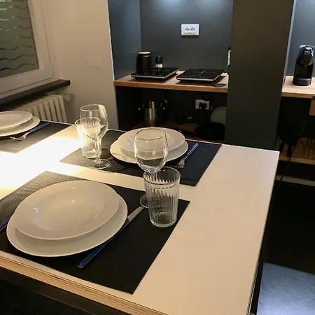 Stylish & Cosy House At Fair Apartment