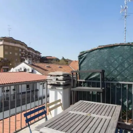 Vintage In Corvetto Area Apartamento Milão