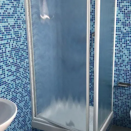 בית הארחה Villa Camilla Milano Metro 4 4*