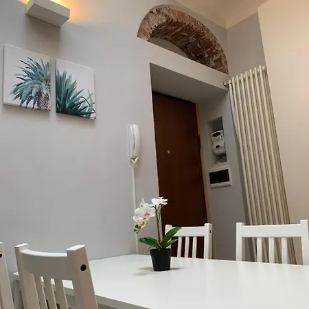 Bilocale Di Ringhiera In Corso Como/garibaldi Apartment *