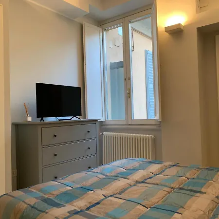 Apartmán Bilocale Di Ringhiera In Corso Como/garibaldi *