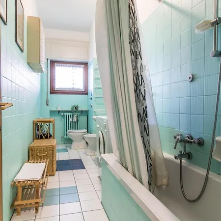 Altido Quiet Apt For 4 With Terrace Near Train Station ميلان