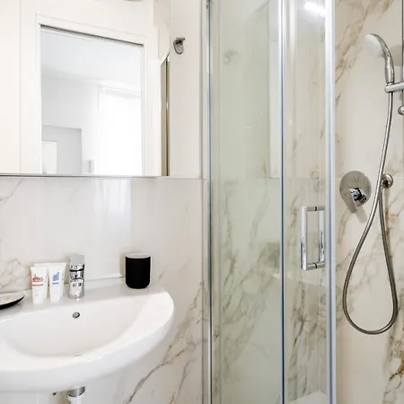 Italianway - The B Village Business Apartamento