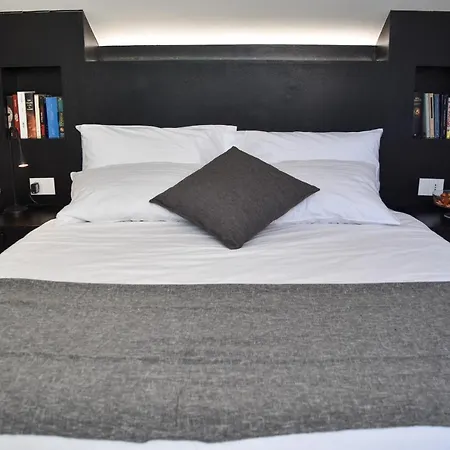 Luxury Attic With Jacuzzi In Navigli *