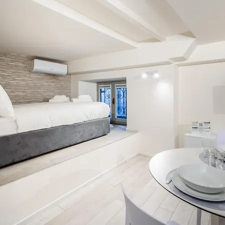 Italianway Apartment *