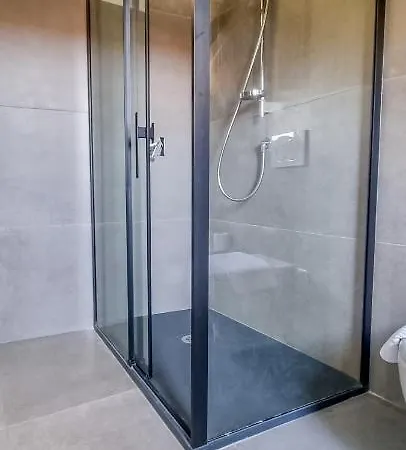 Altido Charming Flat For 6 In Historic Carrobbio Apartman *