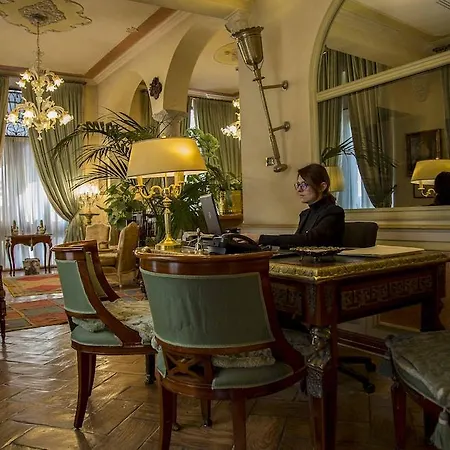Hotel Petit Palais De Charme 4*