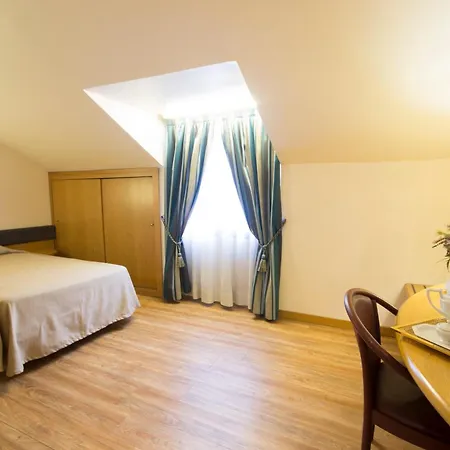 Ξενοδοχείο Albert Hotel