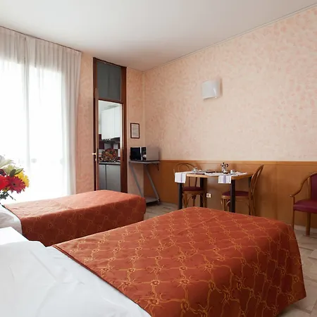 Aparthotel Ih Argonne Park