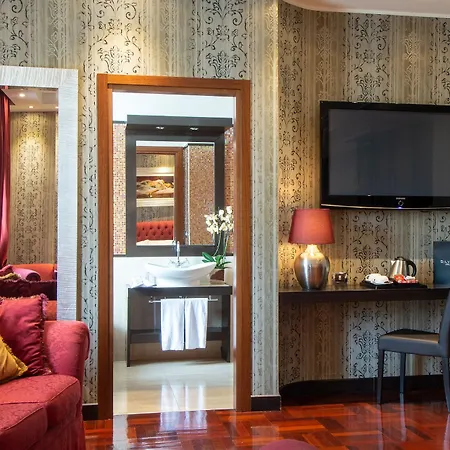 Silver Hotel