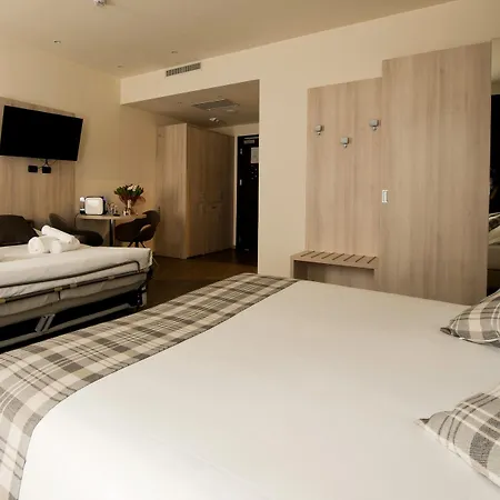 Duomo & アパートホテル 4*