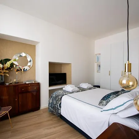 Madeleine - Arco Della Pace Apartman