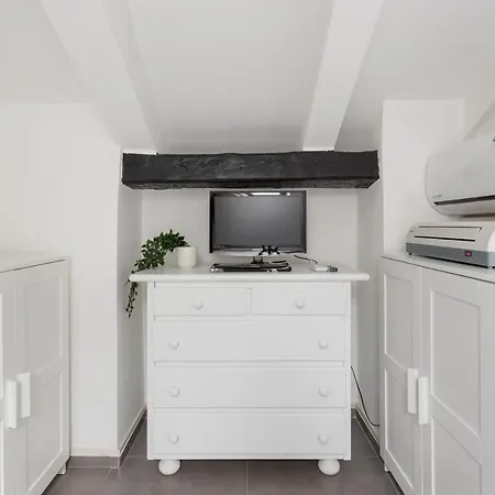 1 Bedroom & 1 Living Apt - Duomo 7