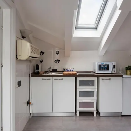 Lägenhet 1 Bedroom & 1 Living Apt - Duomo 7 *