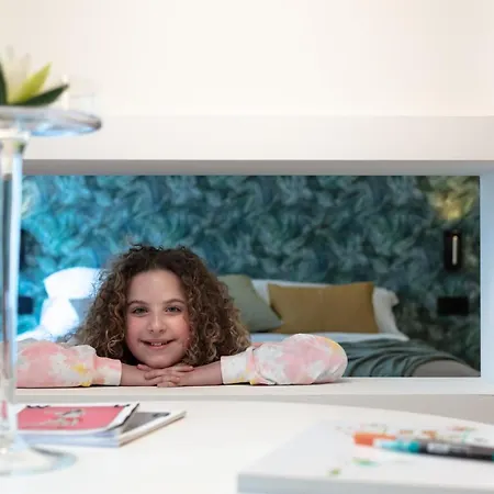 Sant'ambrogio Apartments, Reception H24 Milan